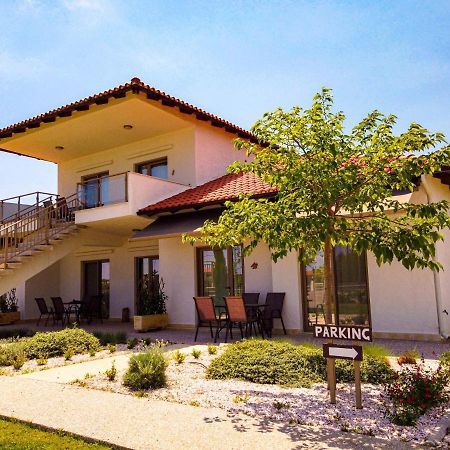 Varkes Suites 1 Nea Poteidaia Esterno foto