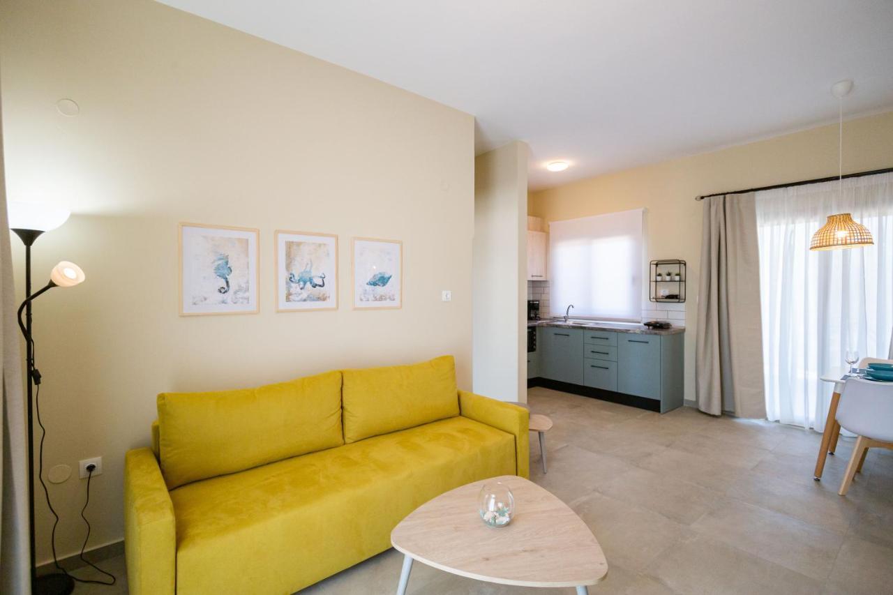 Varkes Suites 1 Nea Poteidaia Esterno foto