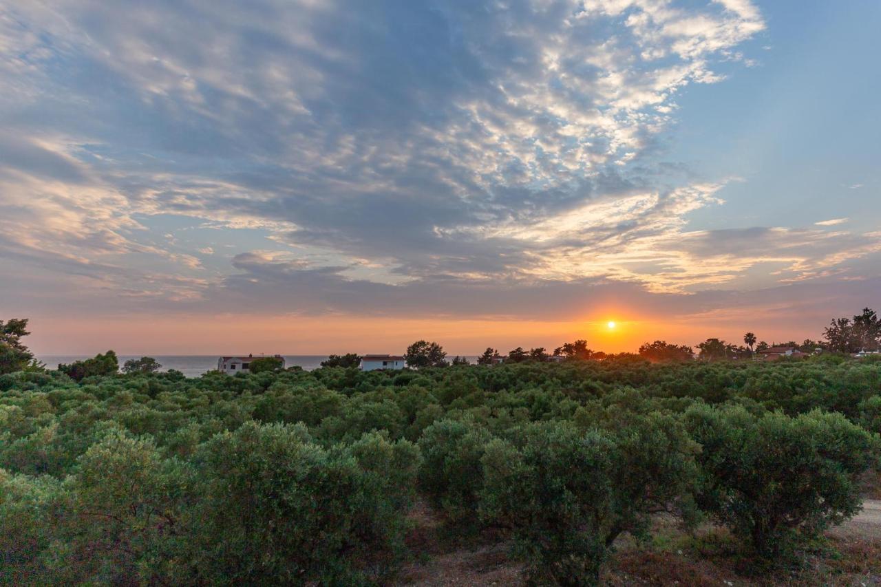 Varkes Suites 1 Nea Poteidaia Esterno foto