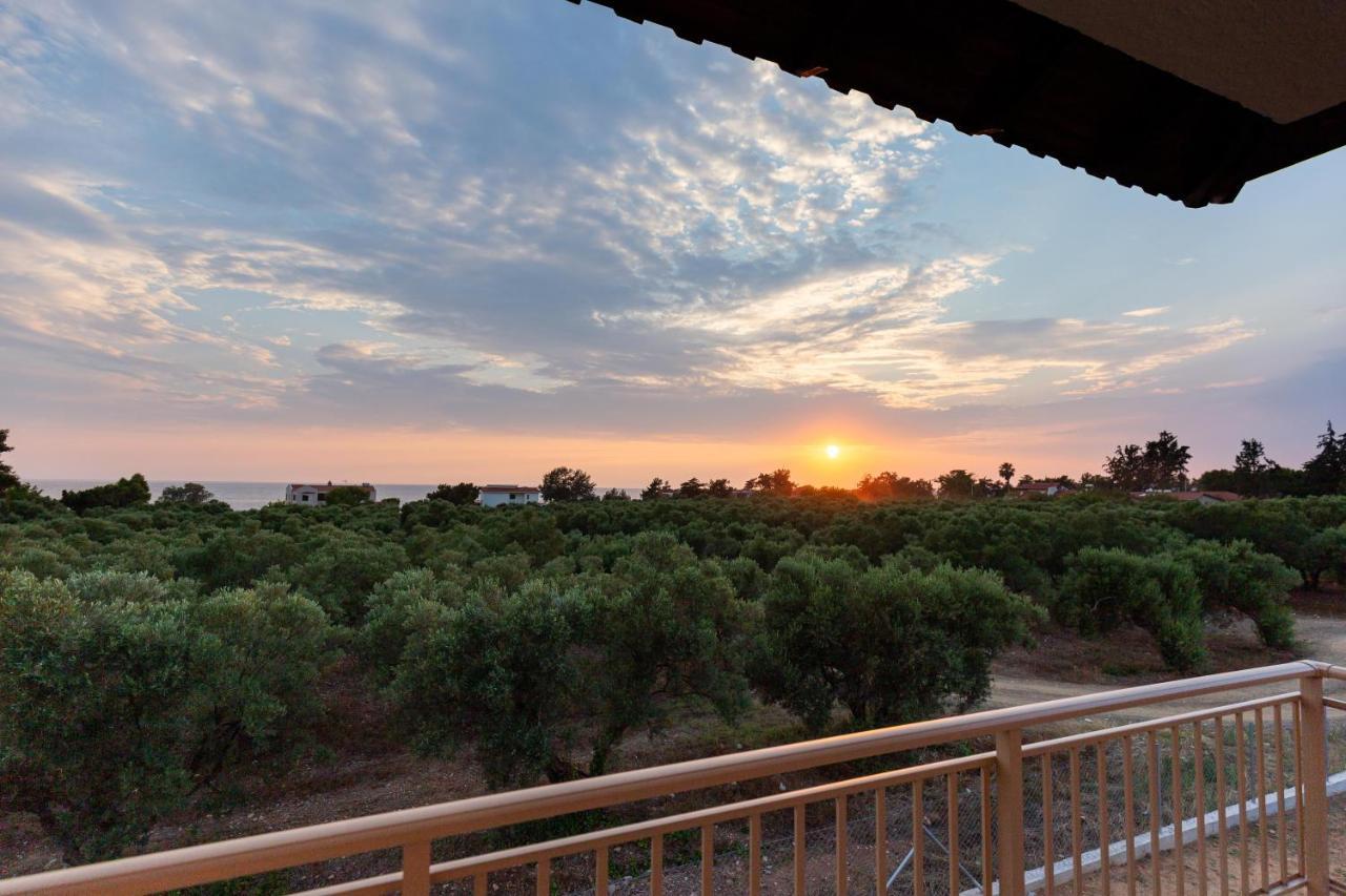 Varkes Suites 1 Nea Poteidaia Esterno foto
