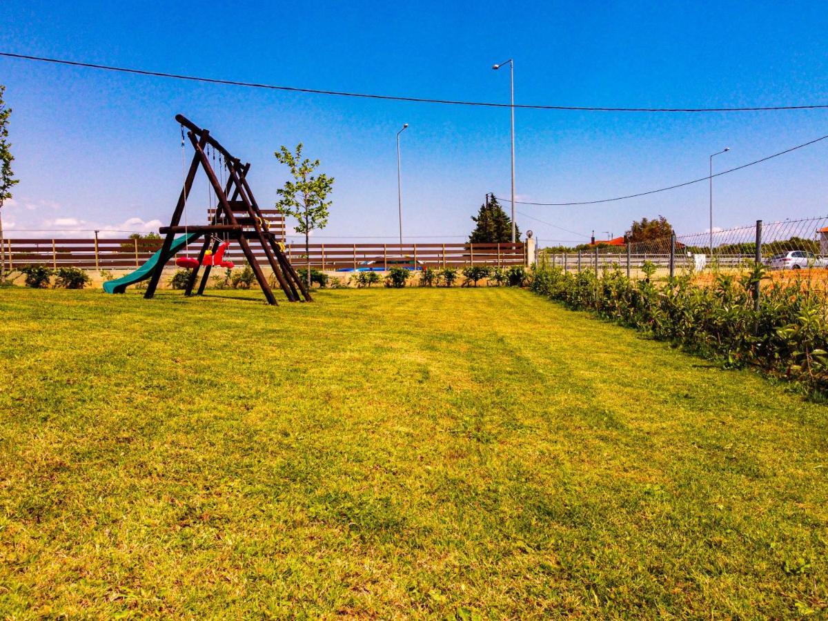 Varkes Suites 1 Nea Poteidaia Esterno foto